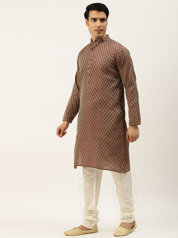 SOJANYA Kurta Rekaan Tenunan Maroon & Beige Lelaki dengan Jaket Churidar & Nehru