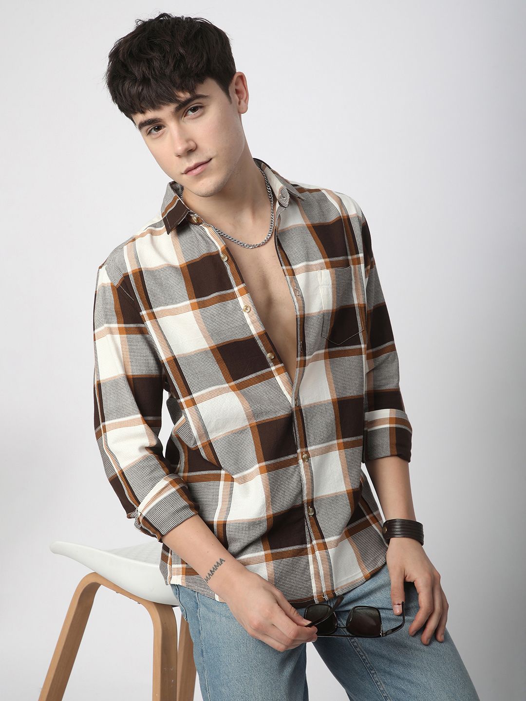 VASTRADO Men Classic Slim Fit Cutaway Collar Gingham Checked Cotton Casual Shirt