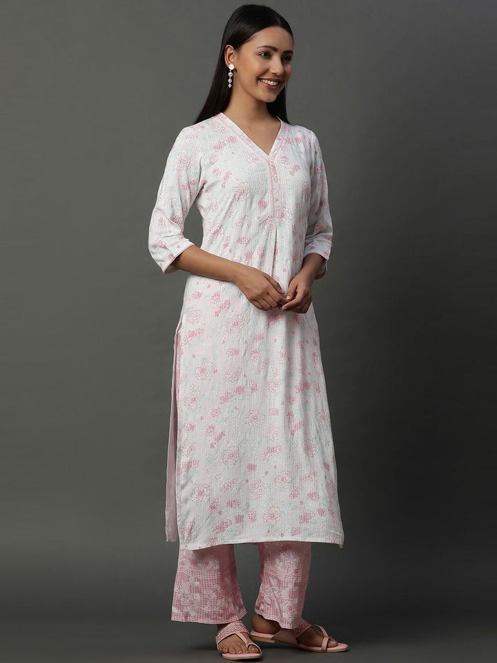 AURELIA  Floral Printed V-Neck Three-Quarter Sleeves Straight Kurta