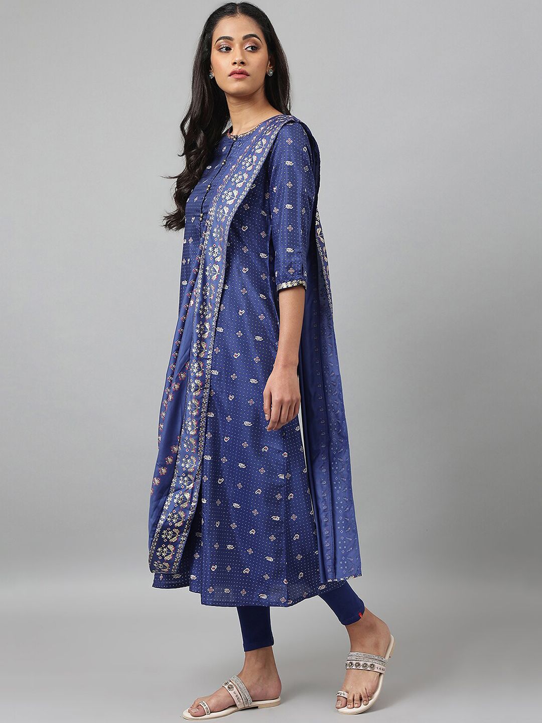 W Women Festive Floral Print Shantung Kurta With Tight