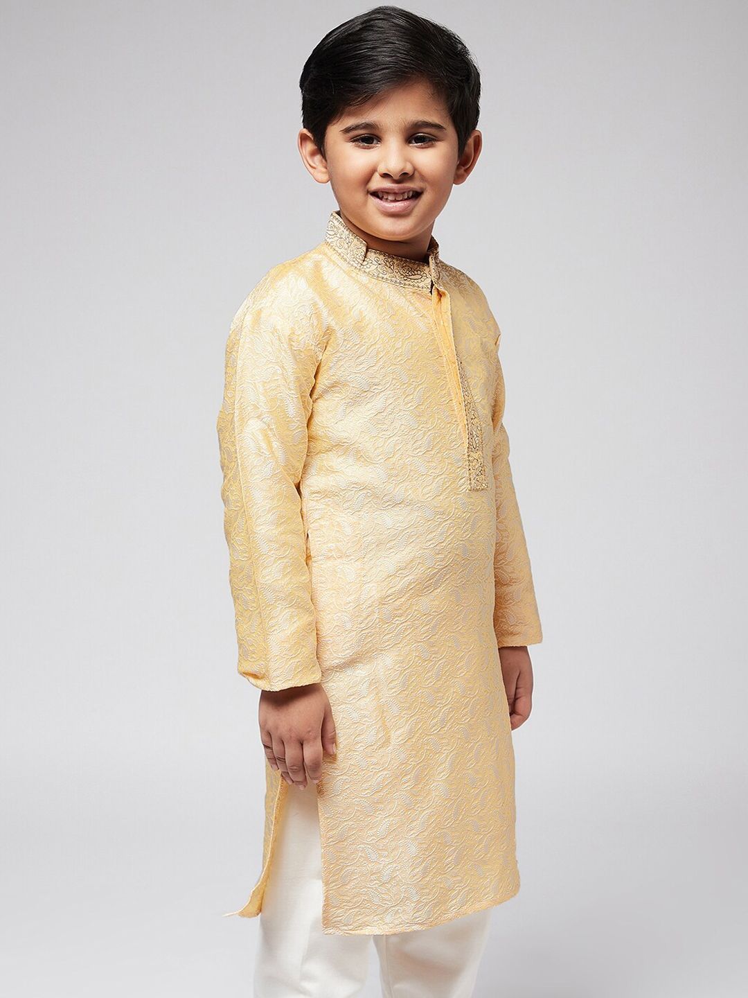 SOJANYA Boys Gold-Toned Thread Work Kurta