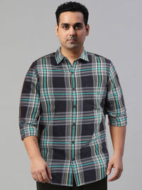 Highlander Men Black & Green Slim Fit Contoh Kasual