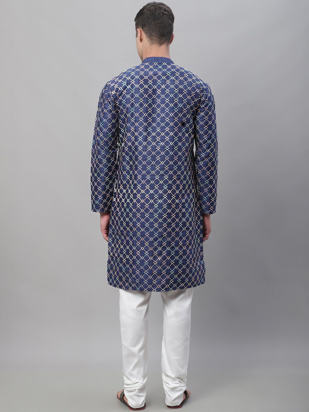 SOJANYA Geometric Embroidered Thread Work Kurta With Churidar