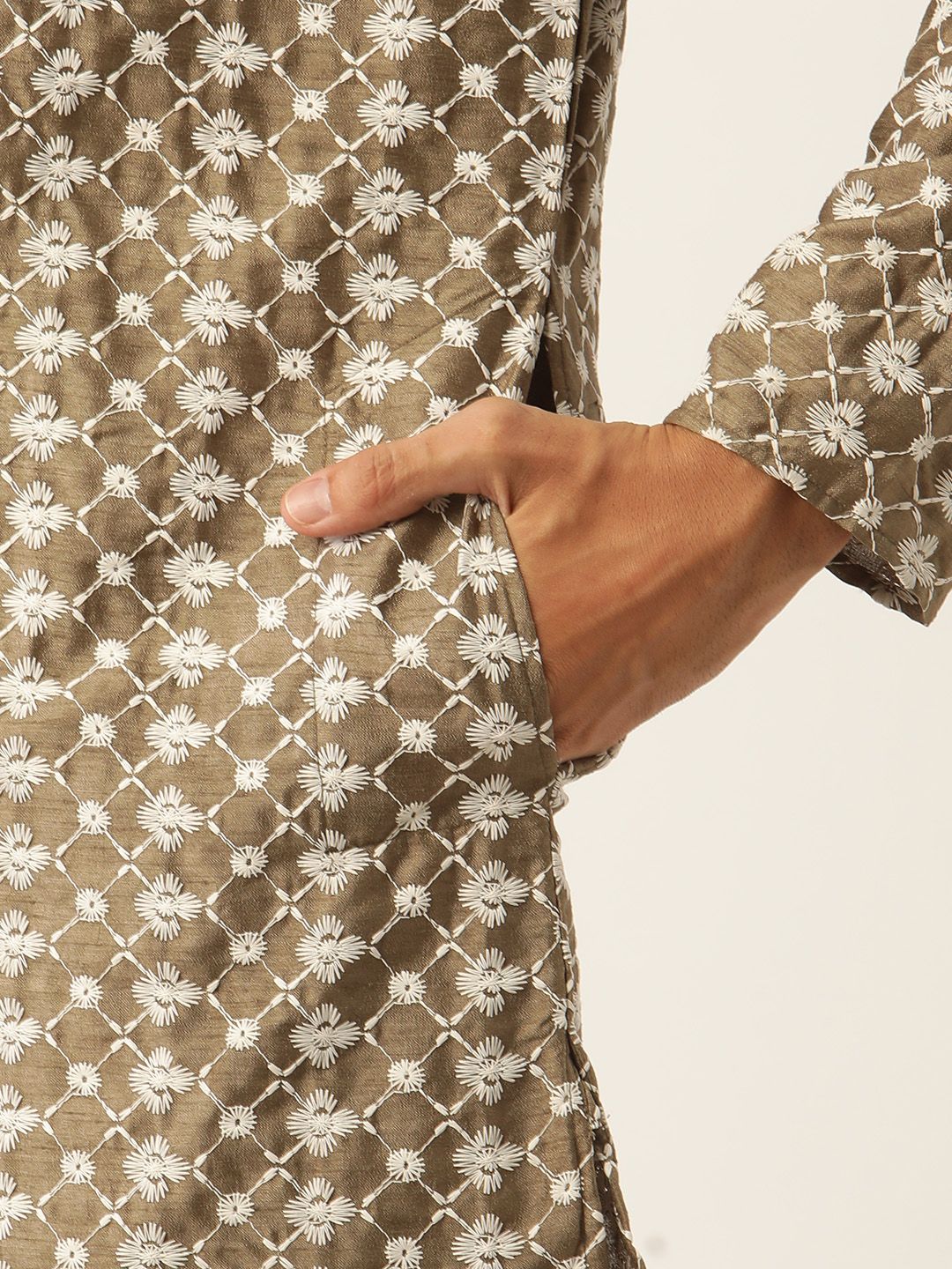 SOJANYA Men Olive Green & White Embroidered Kurta with Pyjamas & Nehru Jacket