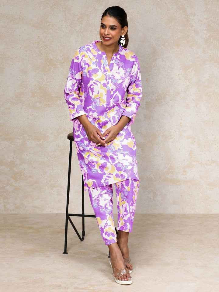 Varanga Women Floral Printed Regular Kurti with Trousers
