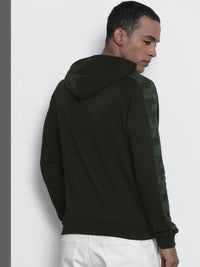 The Indian Garage Co Men Green & Black Camouflage Print Hooded Sweatshirt