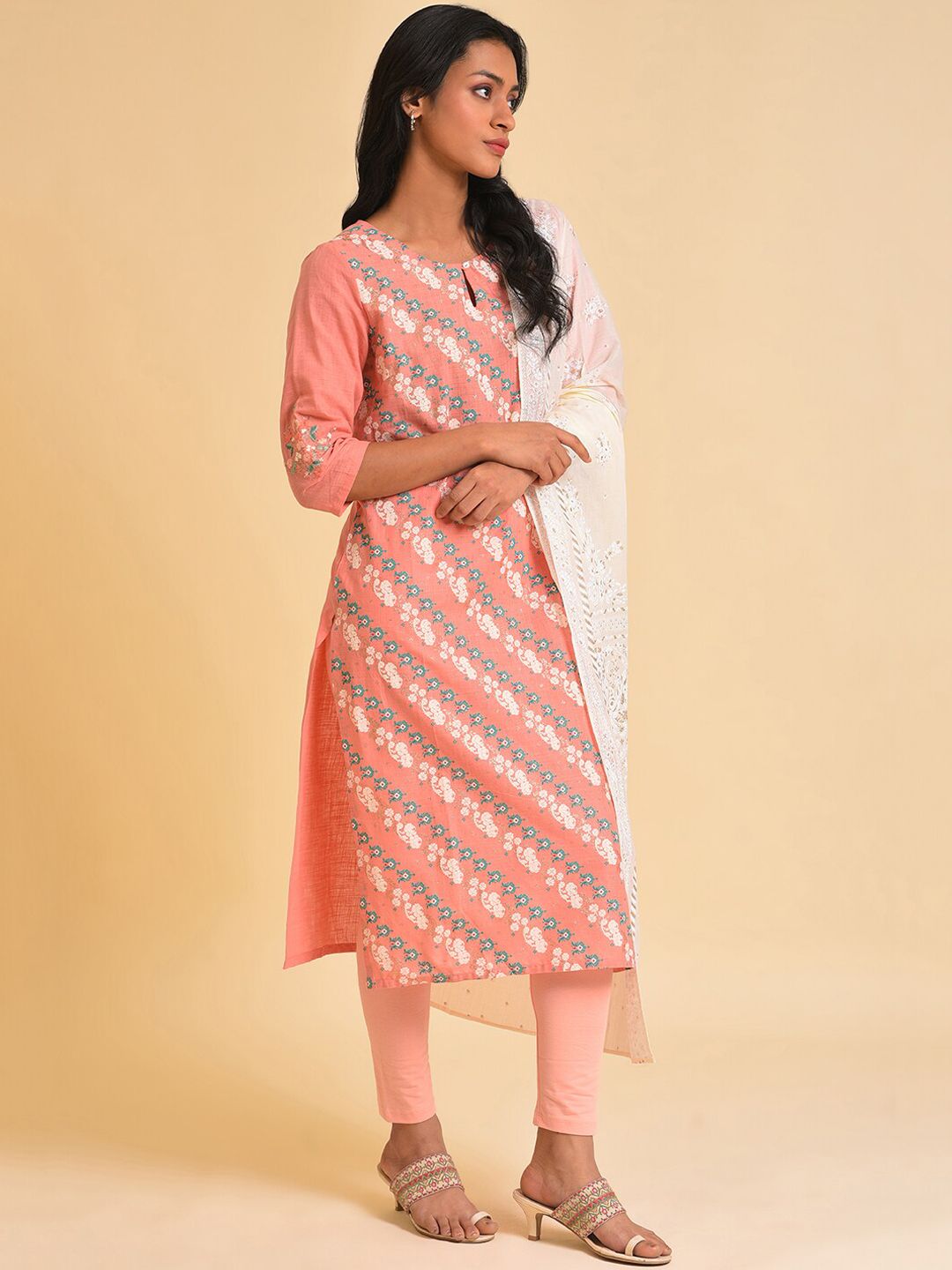 W Pink Floral Printed Thread Work Pure Cotton Kurta With Leggings with Dupatta