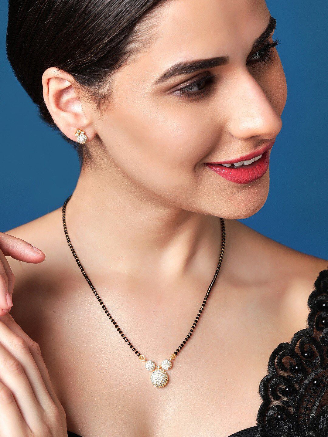 Rubans 18K Mangalsutra berlapis emas dengan loket & anting-anting pukulan zirkonia padu