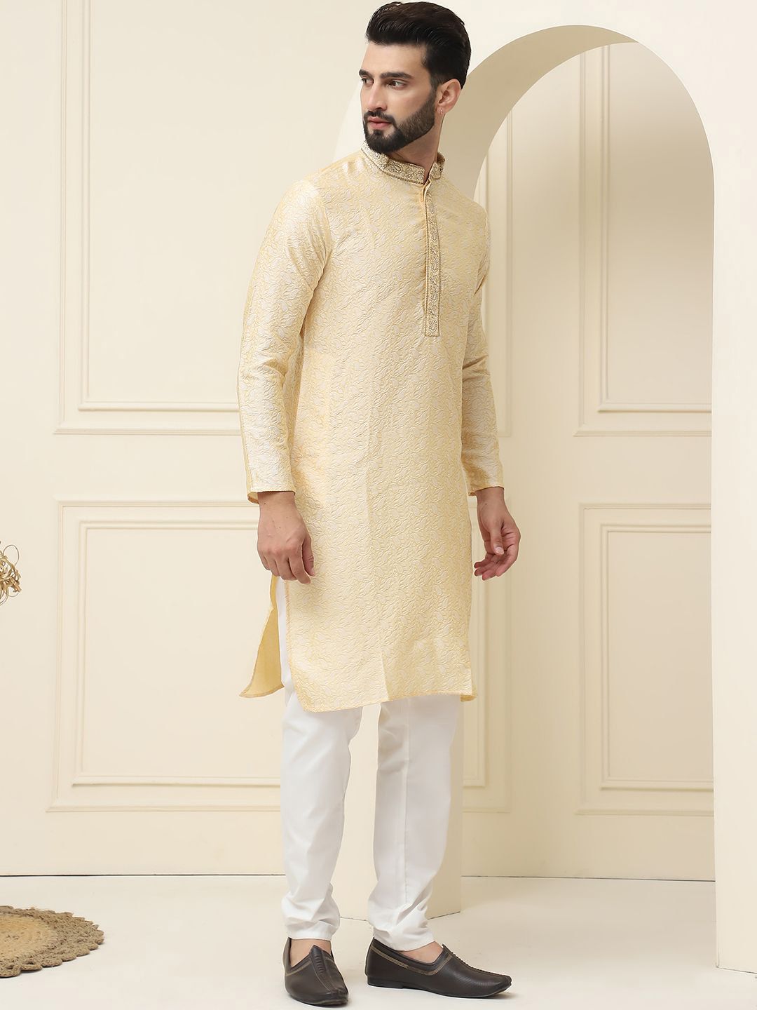 SOJANYA Paisley Sulam Biasa Benang Kerja Cotton Silk Kurta Dengan Pijama