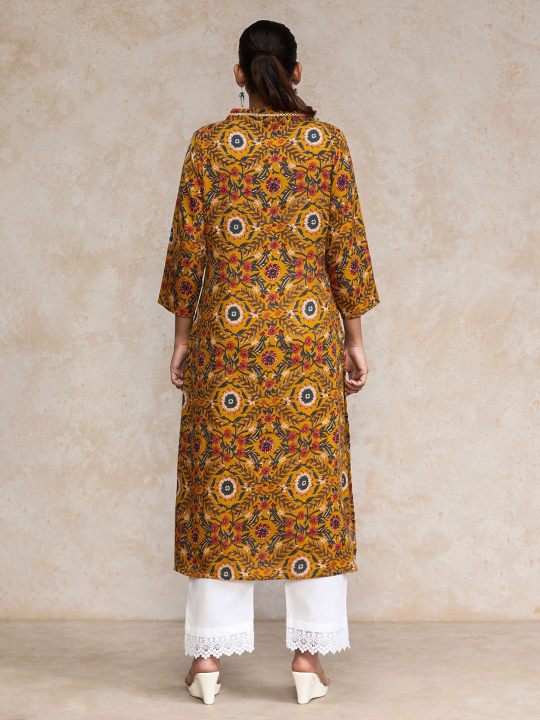 Varanga Floral Printed Cotton V-Neck A-Line Kurta
