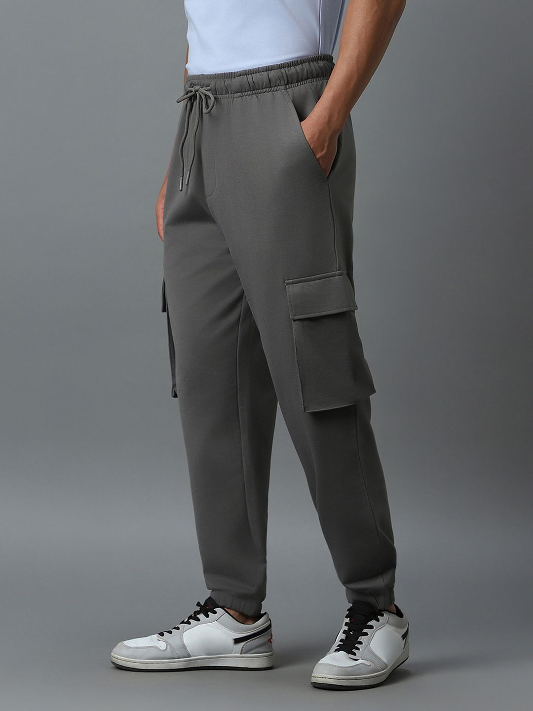 Bewakoof Air 1.0 Men Mid Rise Oversized Cotton Cargo Joggers