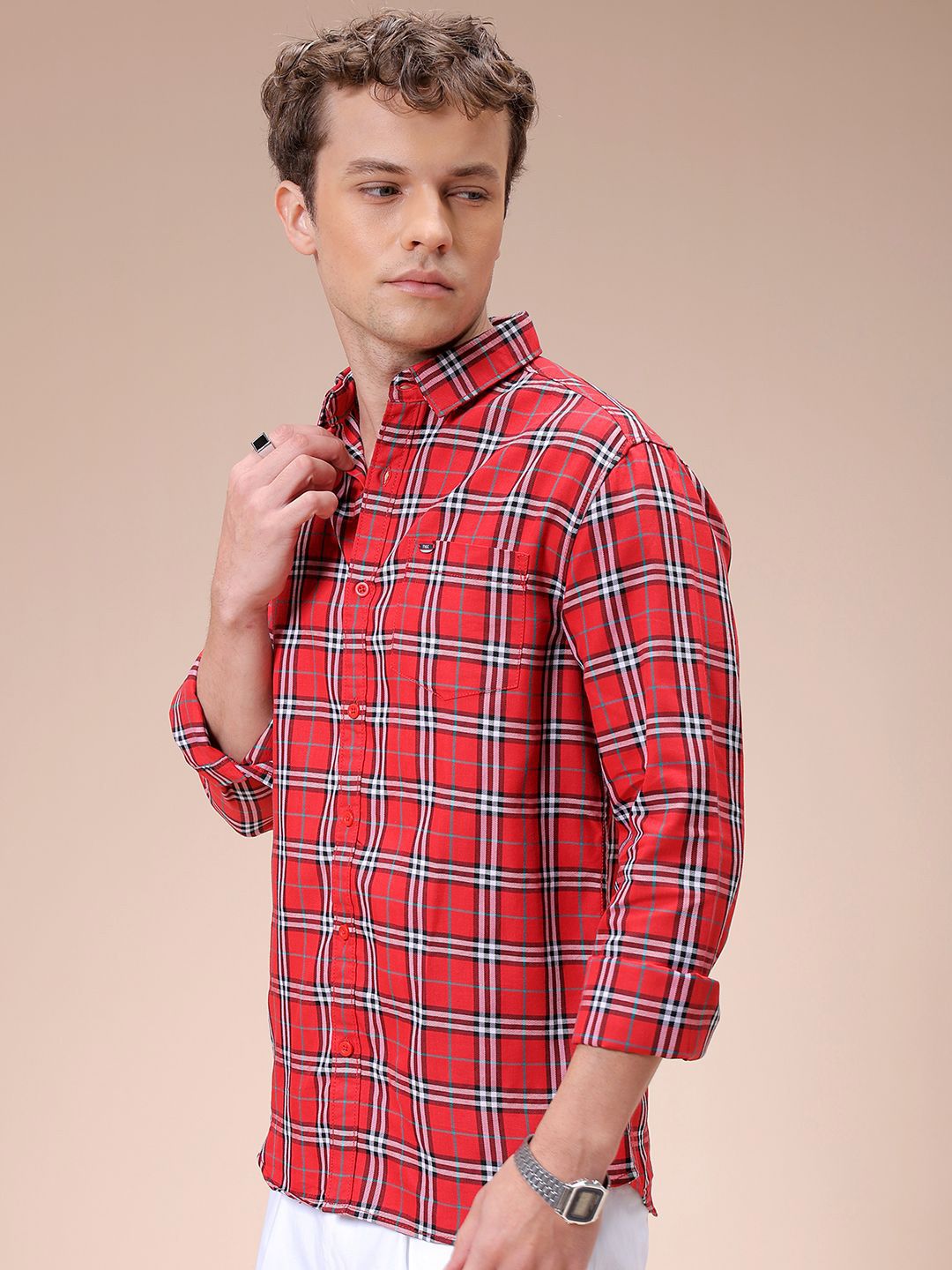 The Indian Garage Co Men Spread Collar Checked Cotton Slim Fit Casual Shirt