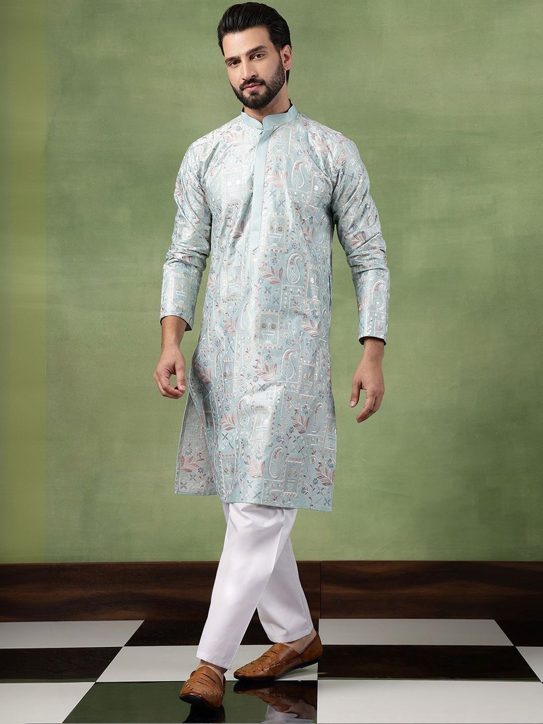 SOJANYA Men Embroidered Thread Work Kurta