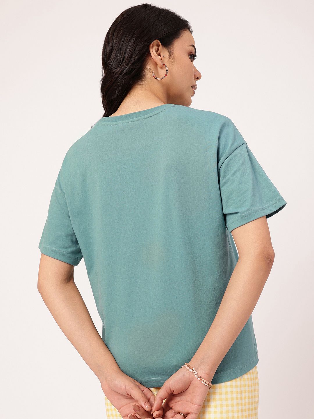 DressBerry Loose & Lively Drop-Shoulder Typo Printed Tee