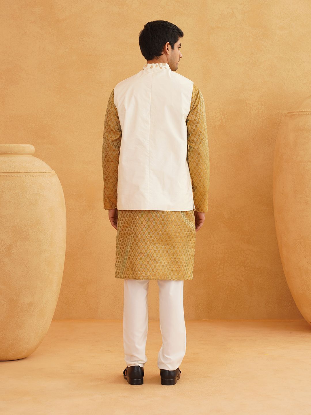 SOJANYA Ethnic Motifs Printed Mandarin Collar Kurta With Churidar And Nehru Jacket