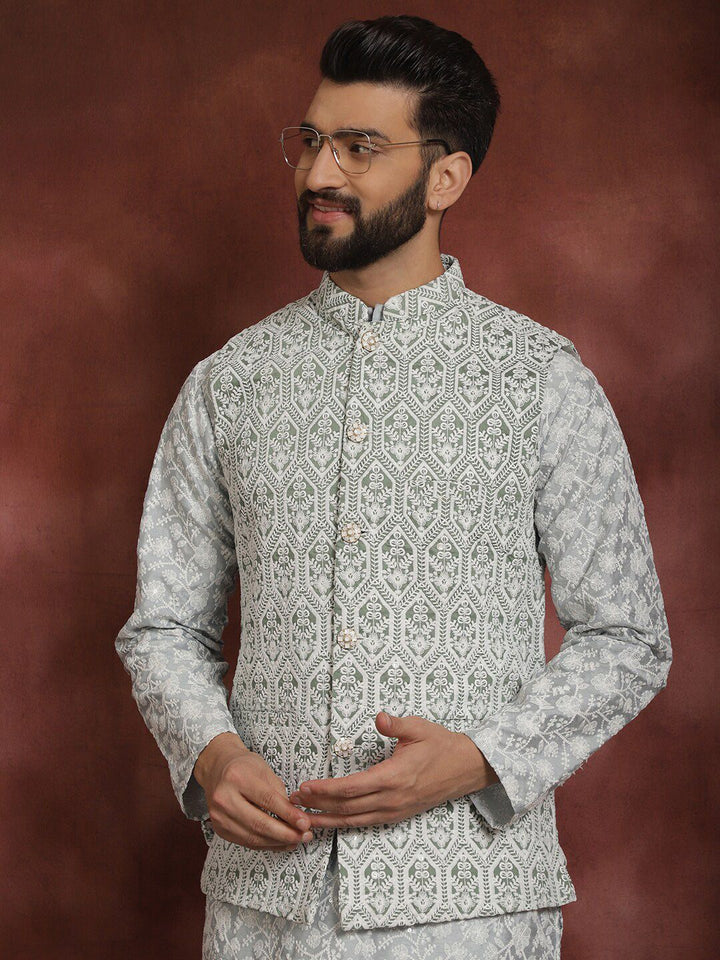 Kurta Lurus Kolar Mandarin Bersulam Bunga Kelabu Anouk Dengan Churidar