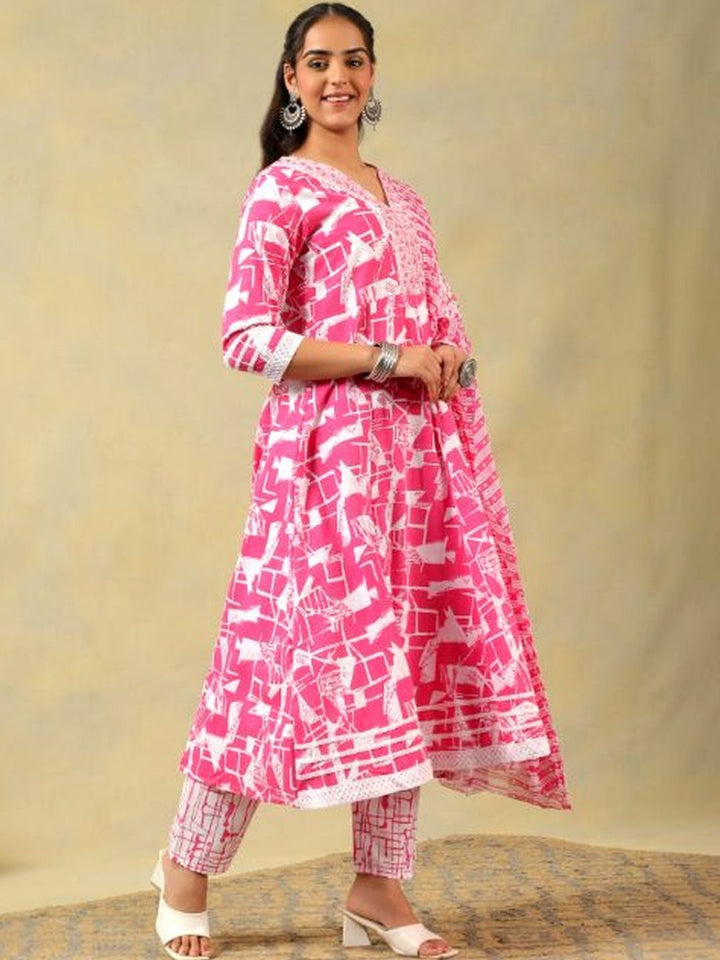 Mamicha Women Printed Regular Thread Work Pure Cotton Kurta with Trousers & With Dupatta