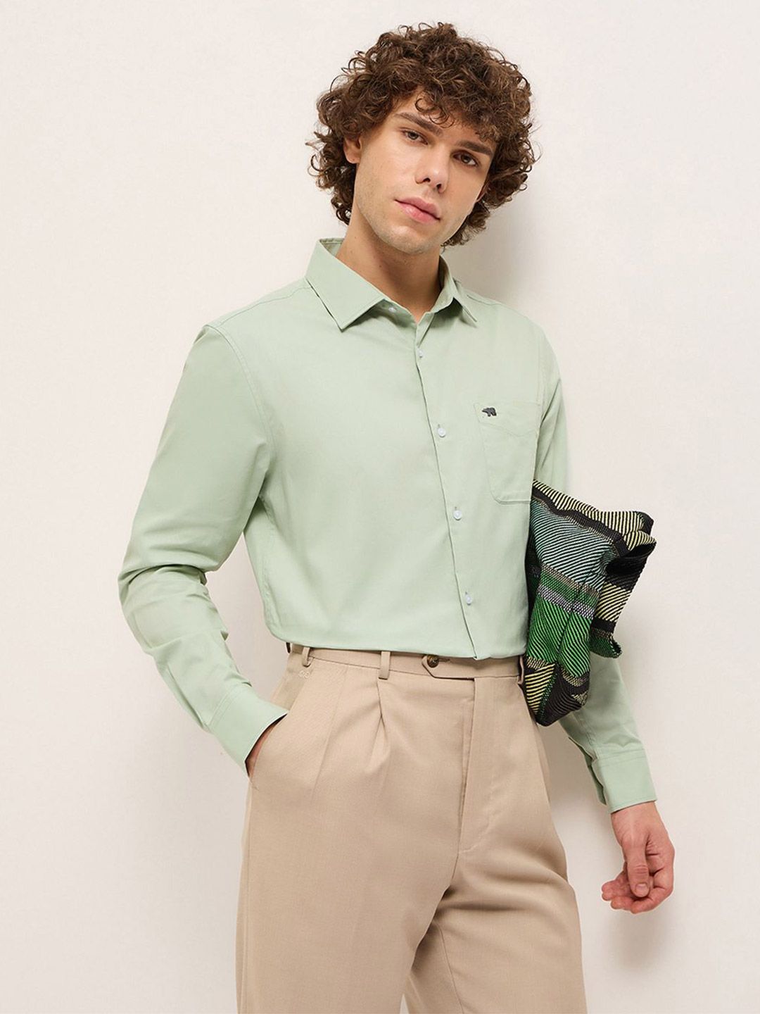 THE BEAR HOUSE Men Cotton Solid Tailored Fit Formal Shirt
