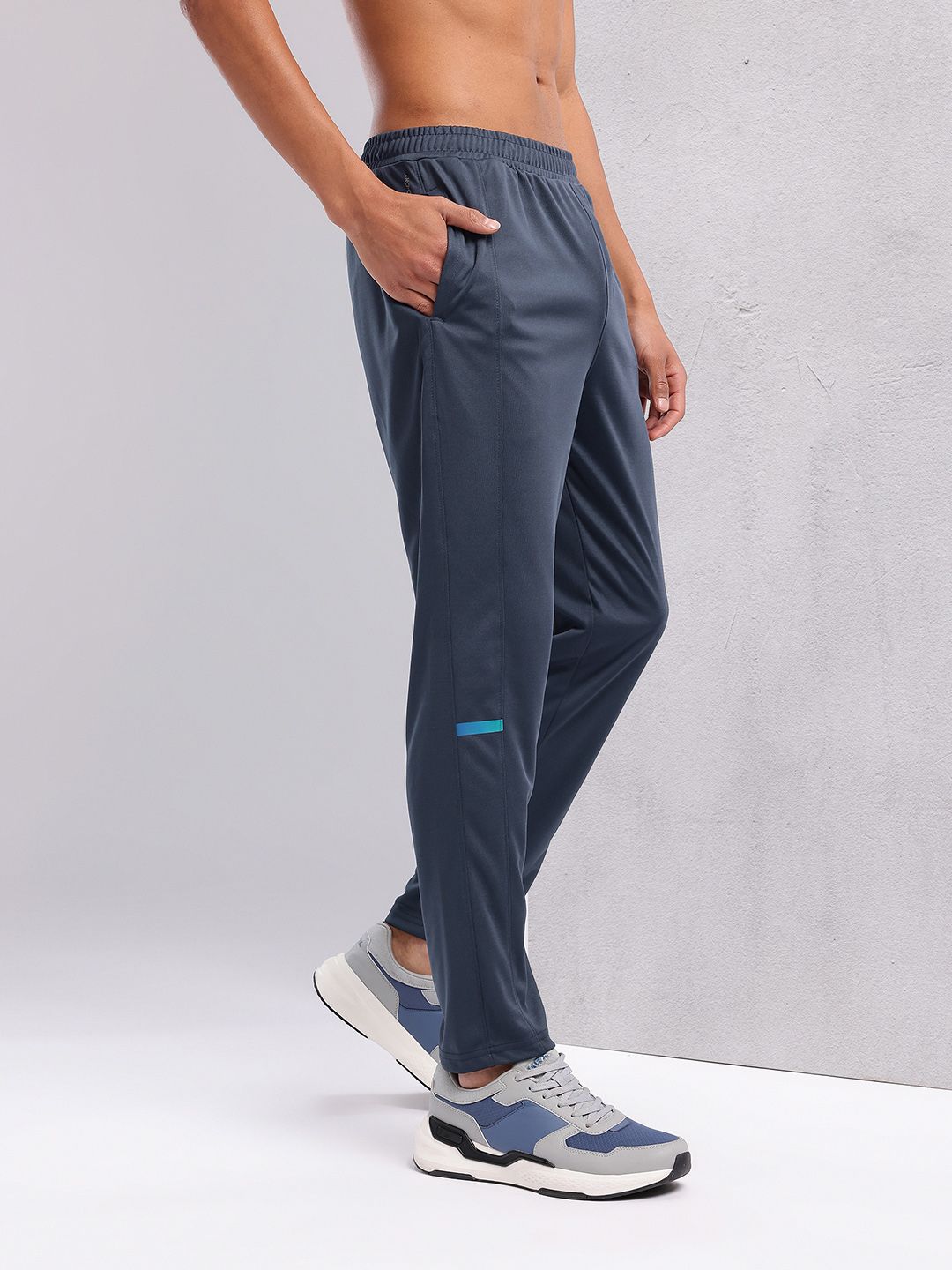 HRX by Hrithik Roshan Men Mid-Rise Rapid-Dry Training Joggers