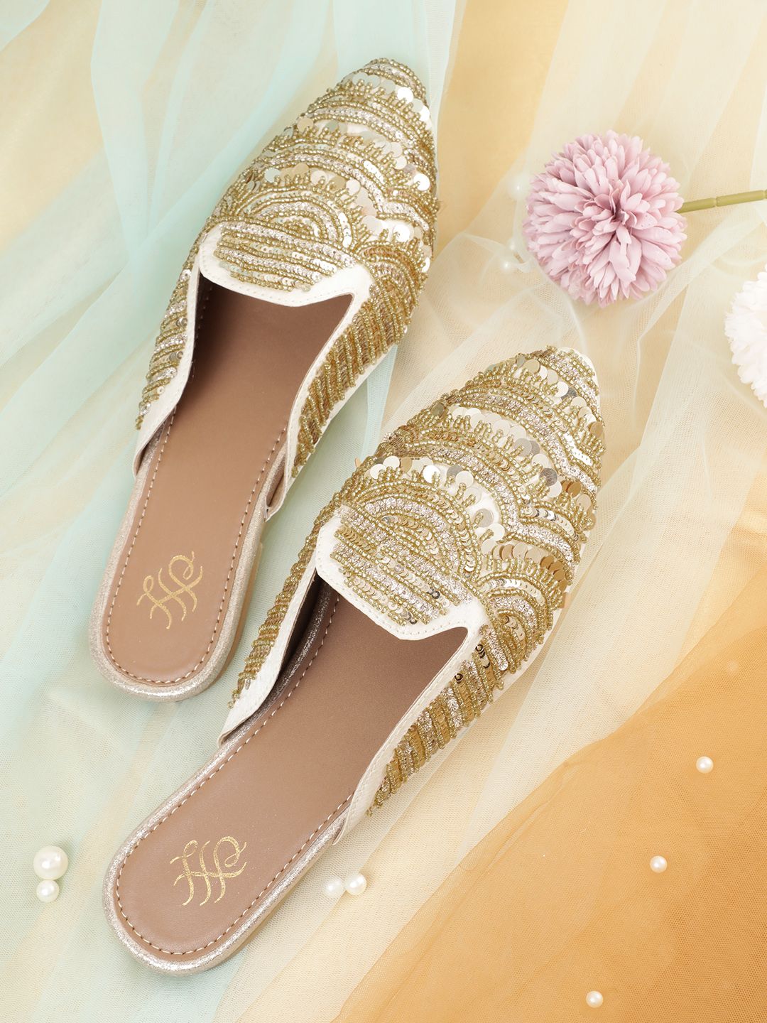 House of Pataudi Women Ethnic Embellished Mules