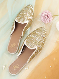 House of Pataudi Women Ethnic Embellished Mules