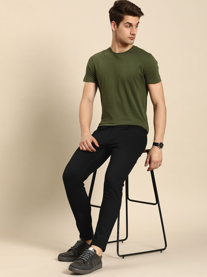 Menjadi Lelaki Manusia Pepejal Mid-Rise Regular Fit Chinos