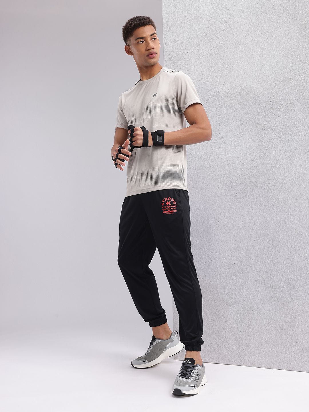 HRX by Hrithik Roshan Men Mid-Rise Typography Print Rapid-Dry Training Joggers