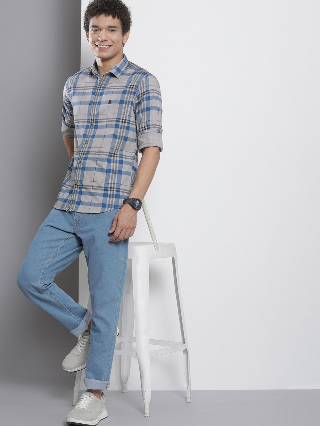 The Indian Garage Co Men Grey & Blue Checked Pure Cotton Twill Weave Casual Shirt
