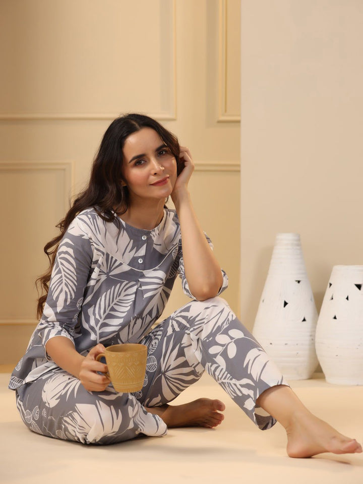 SANSKRUTIHOMES Grey & White Floral Printed Pure Cotton Night Suit