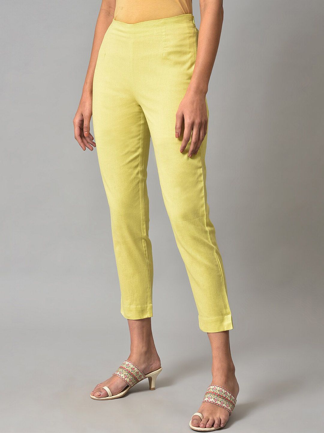 W Women Mid RIse Cropped Slim Fit Trousers