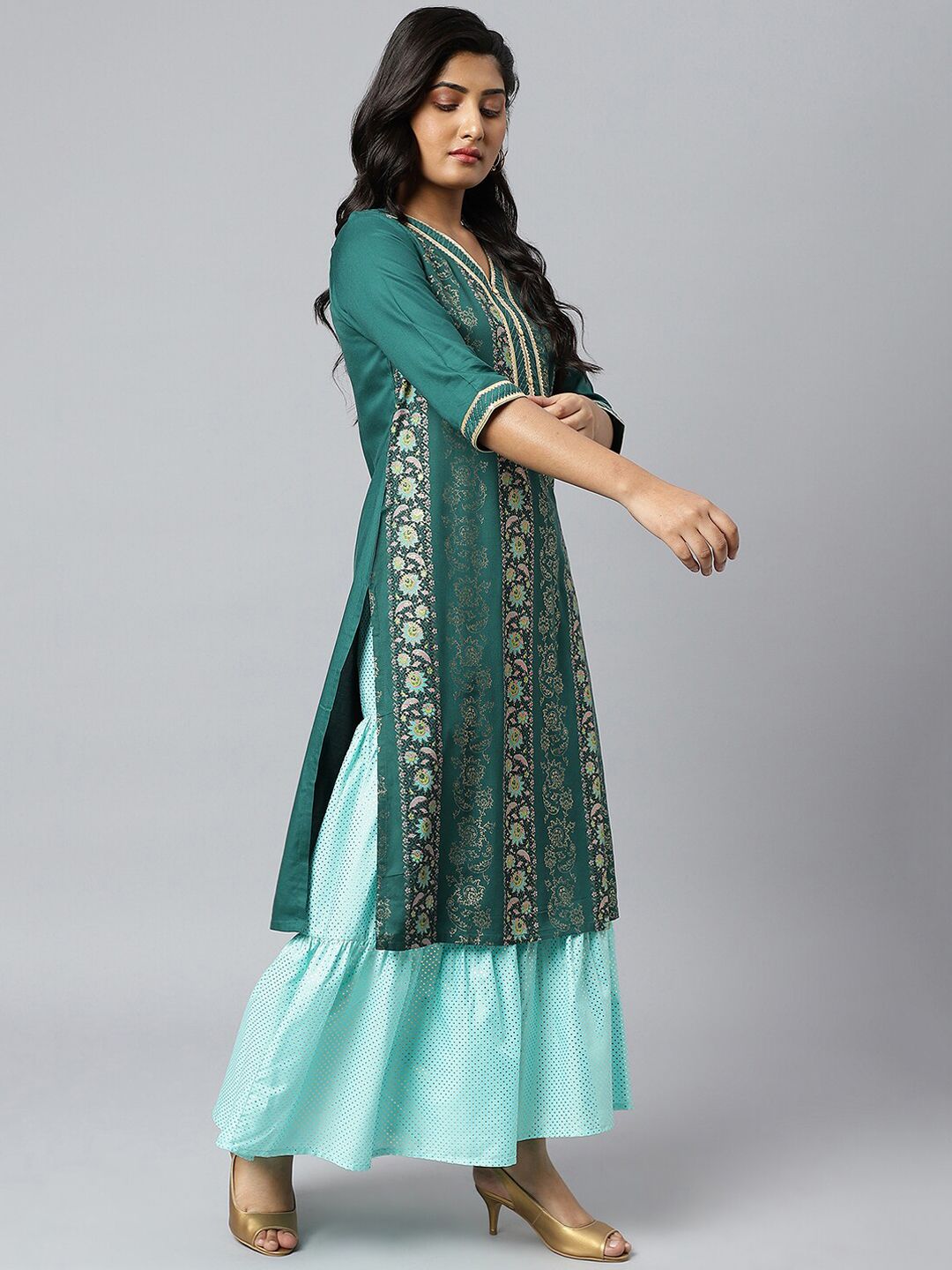Aurelia Women Green Floral Foil Print Ethnic Liva Kurta