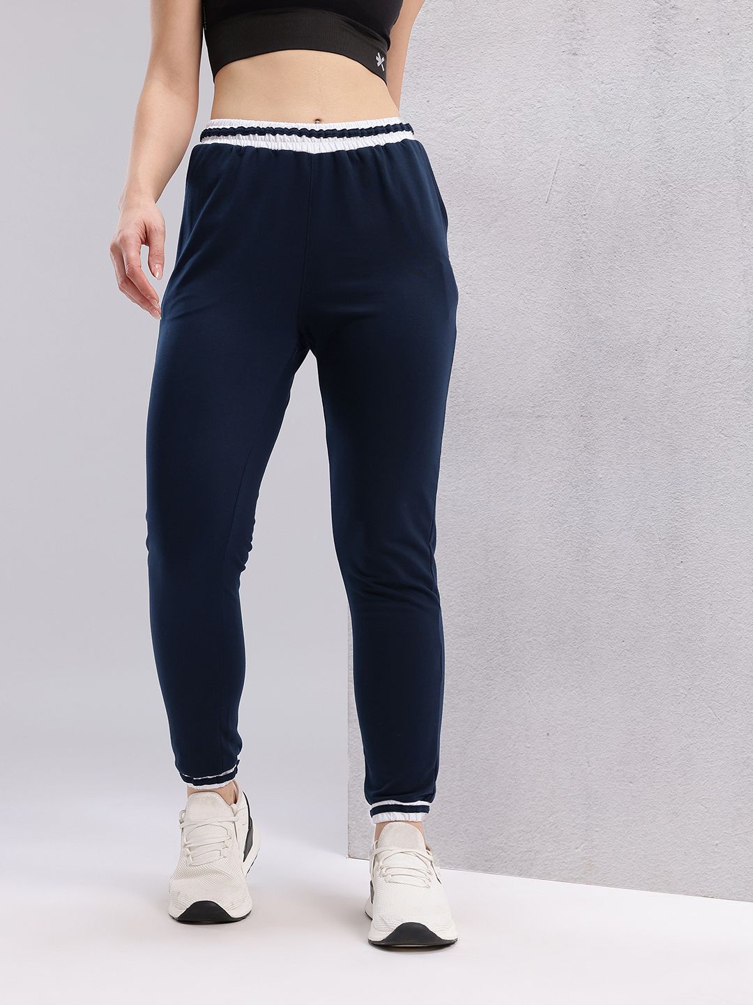HRX by Hrithik Roshan Women Brand Logo Print Detail Regular Fit Training Joggers