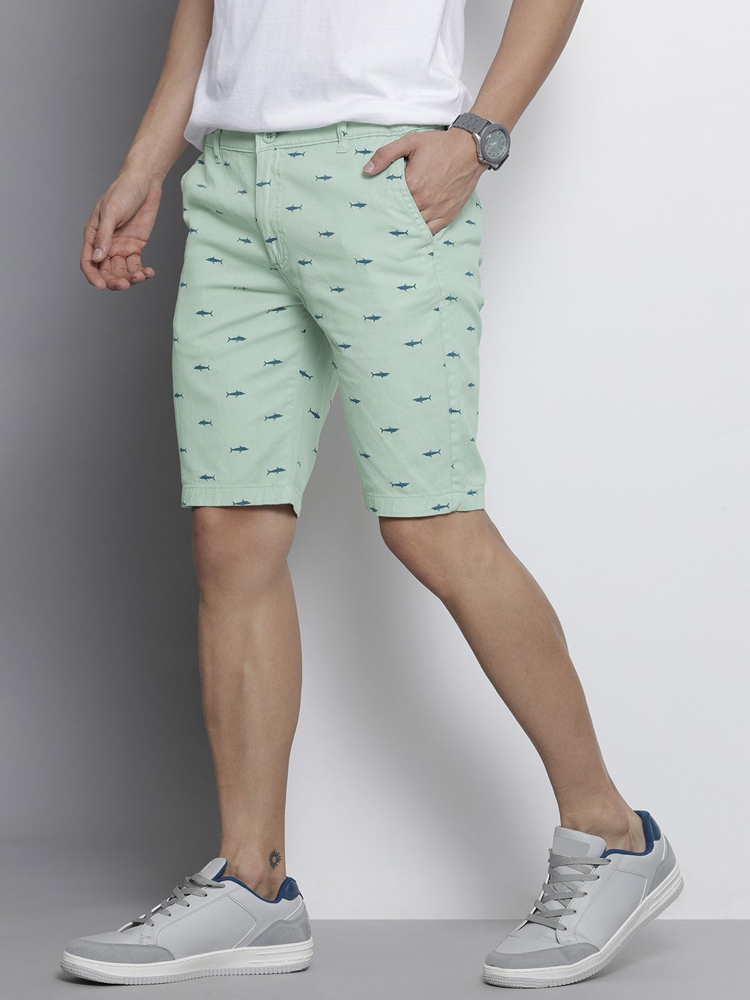 Seluar pendek Capton Chino yang dicetak oleh Green Green Green