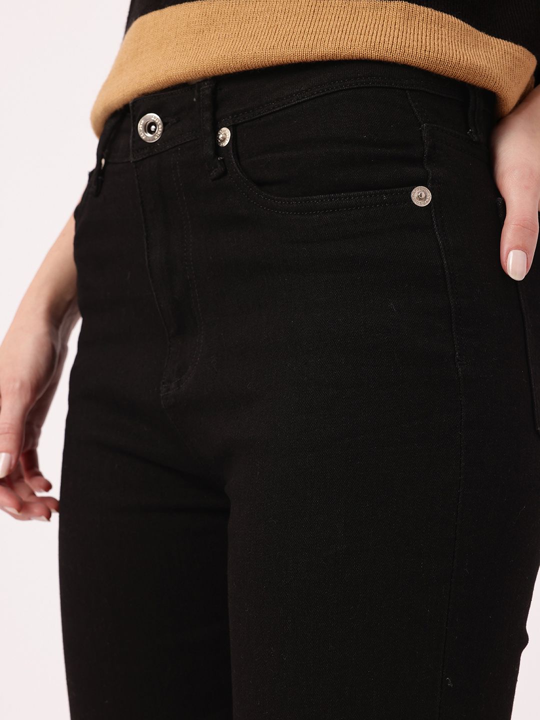 DressBerry Women Classic Touch Stretchable Frayed Cropped Jeans