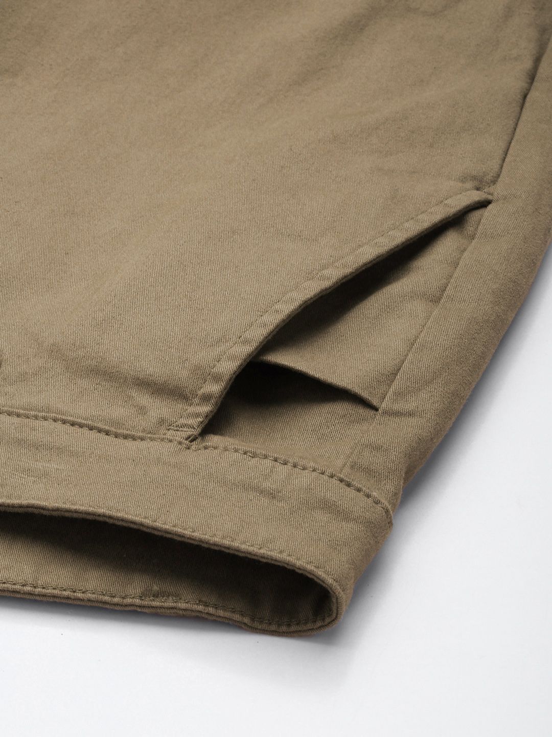 Difference of Opinion Men Solid Ankle-Length Chinos Trousers