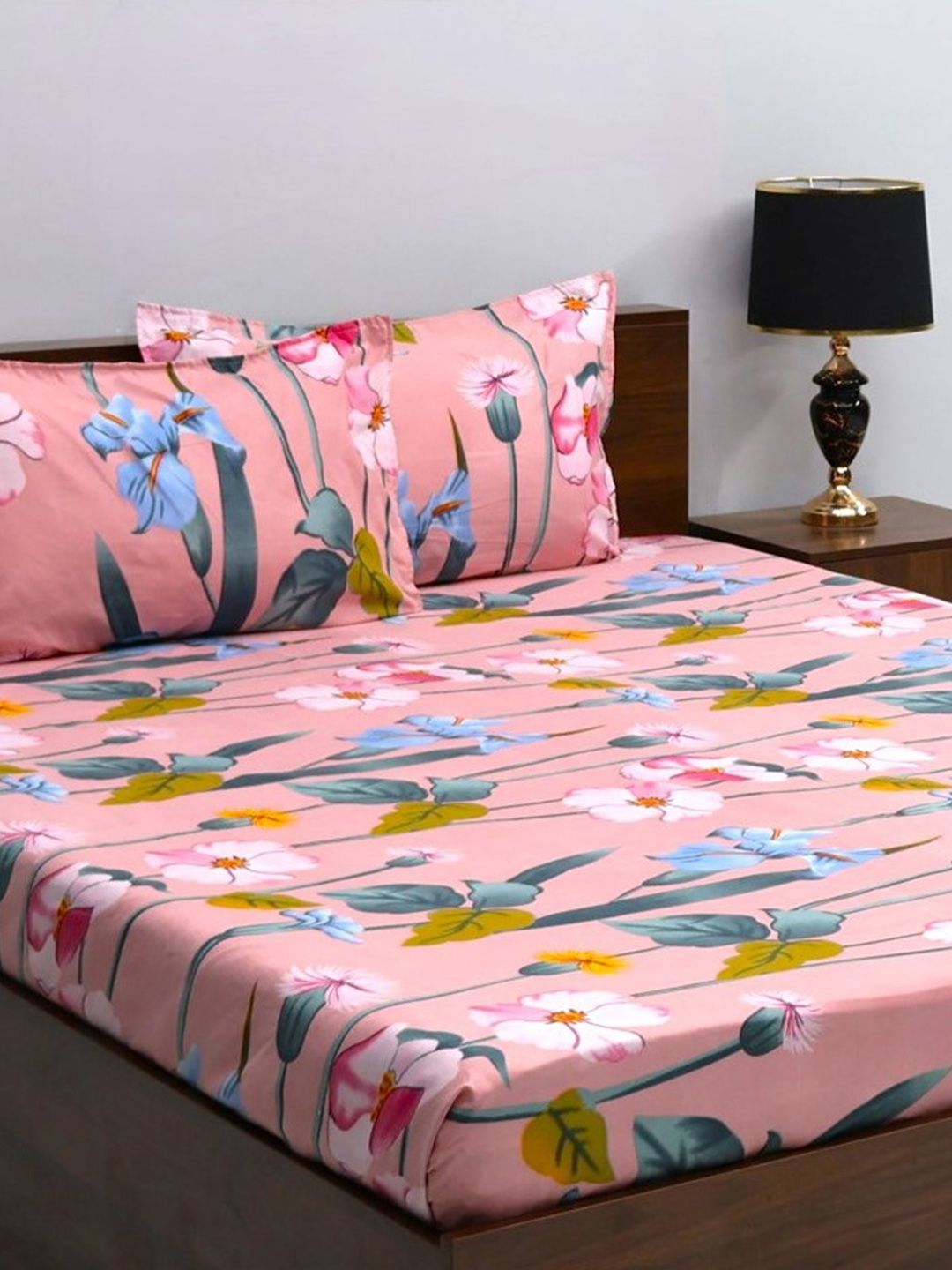 BOMBAY DYEING Pink & Blue Floral Microfiber 144 TC Queen Bedsheet with 2 Pillow Covers