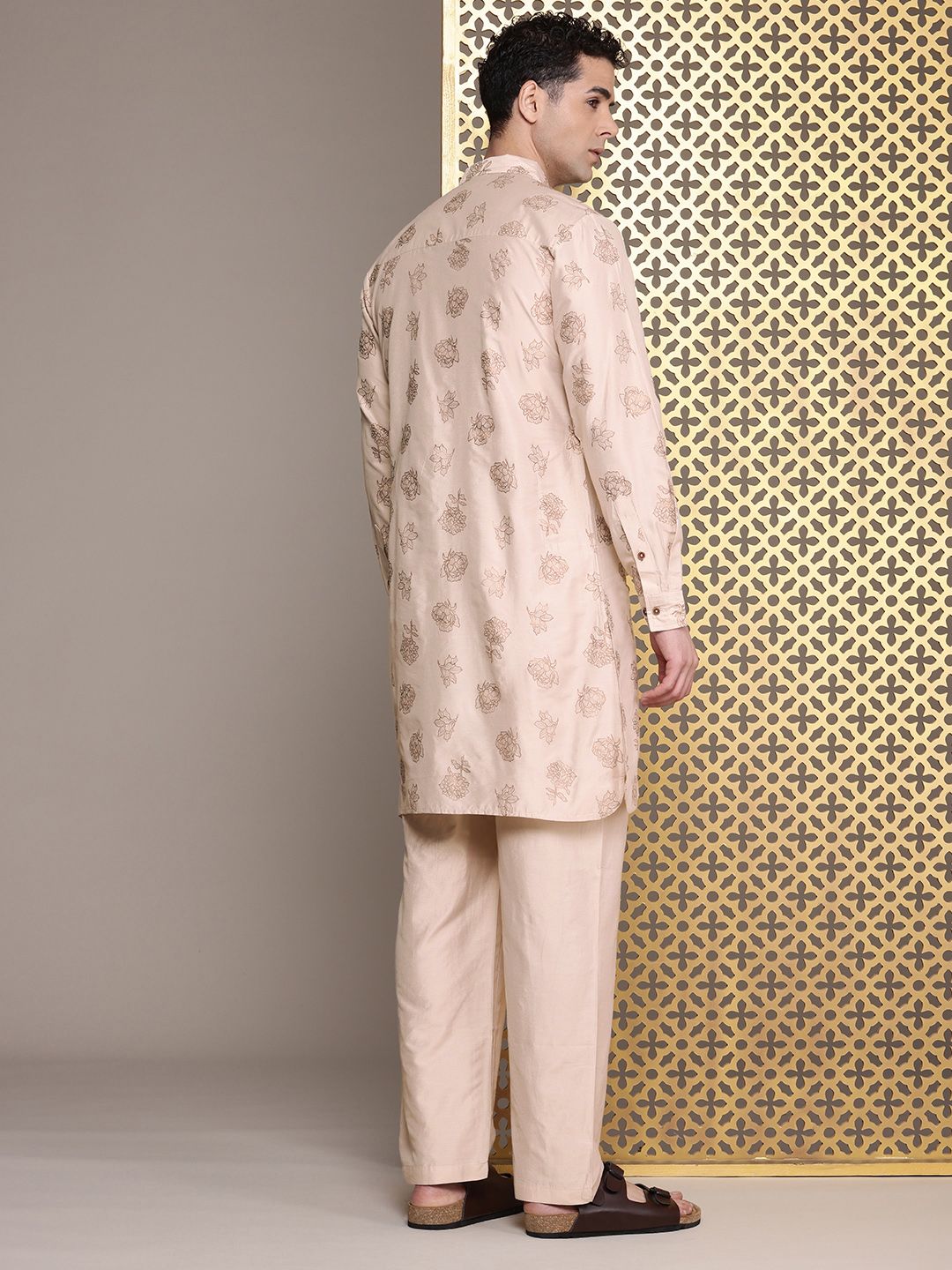 House of Pataudi Floral Printed Shirt Collar Jashn Kurta with Trousers