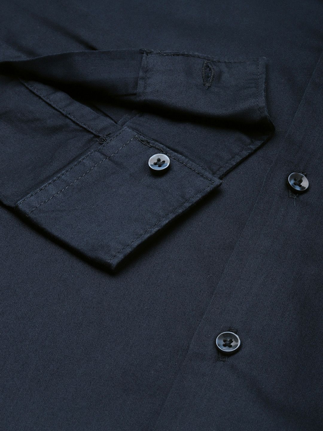 The Indian Garage Co Men Navy Blue Solid Comfort Casual Shirt