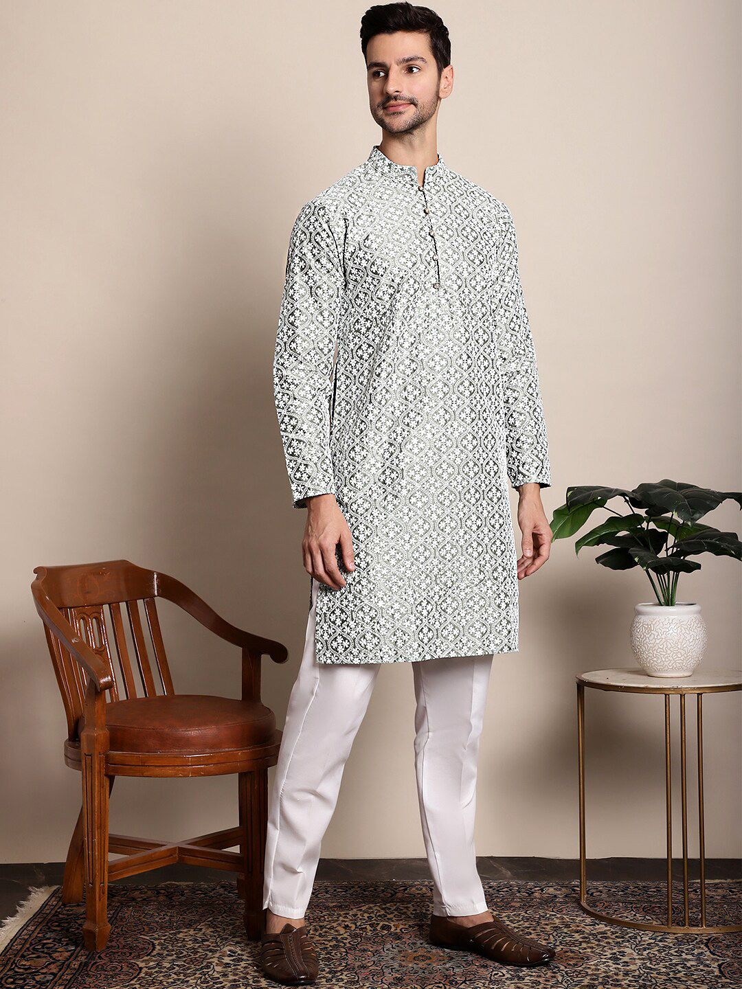 Anouk Green & White Floral Embroidered Chikankari Kurta With Pyjamas