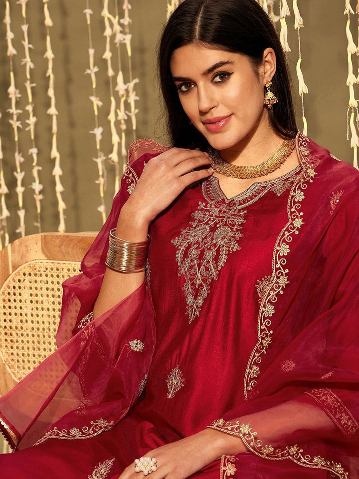 Indo Era Ethnic Motifs Embroidered Thread Work Kurta With Trousers & Dupatta