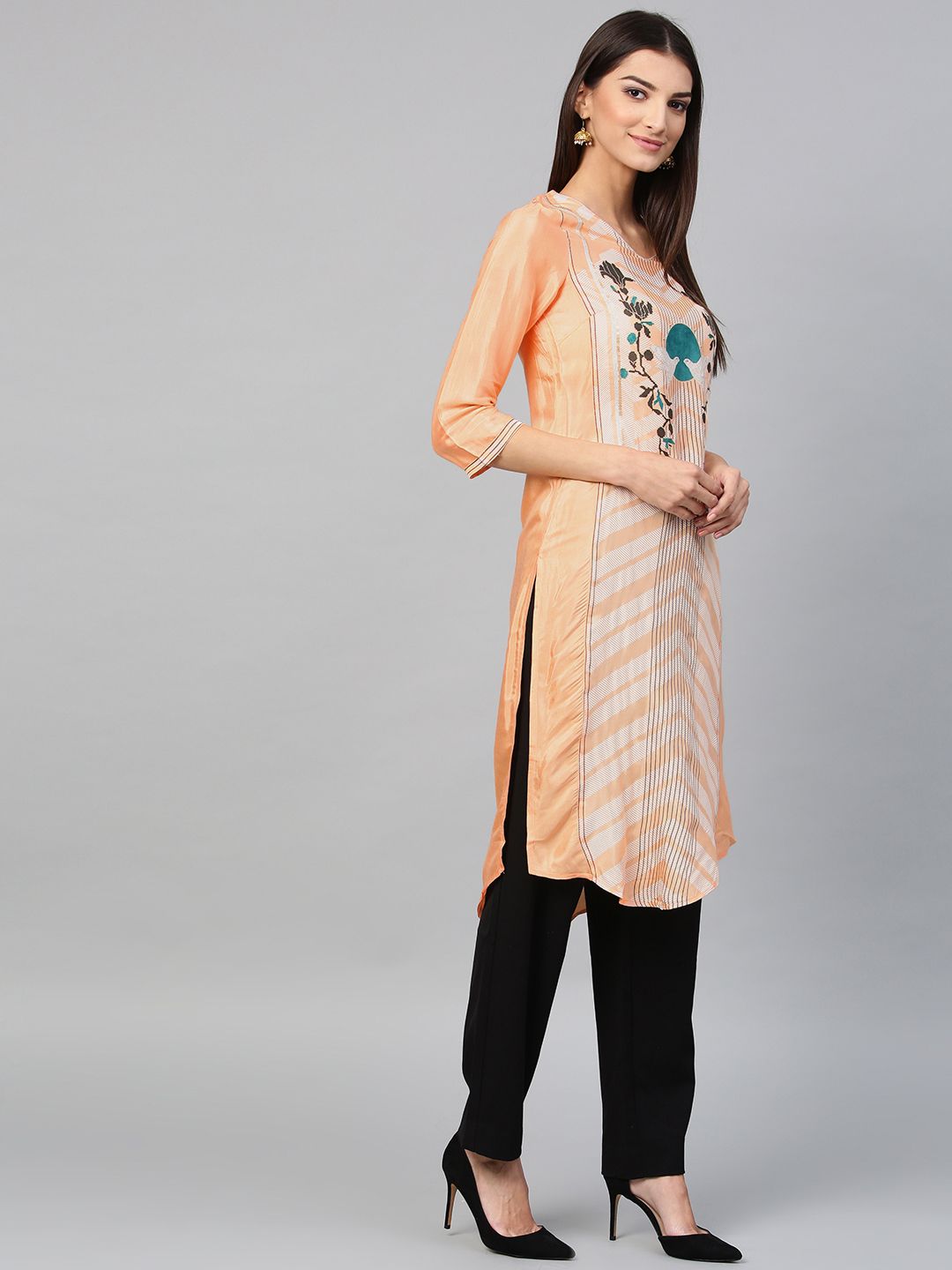 W Women Peach-Coloured Floral Print Straight Kurta