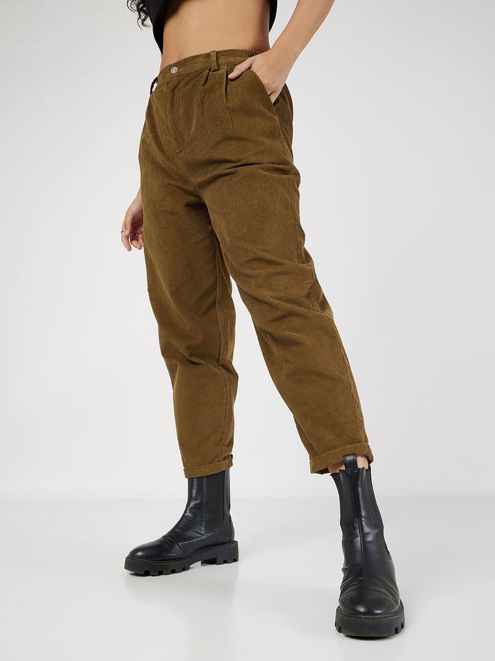 SASSAFRAS Women Pleated Cropped Corduroy Pure Cotton Trousers