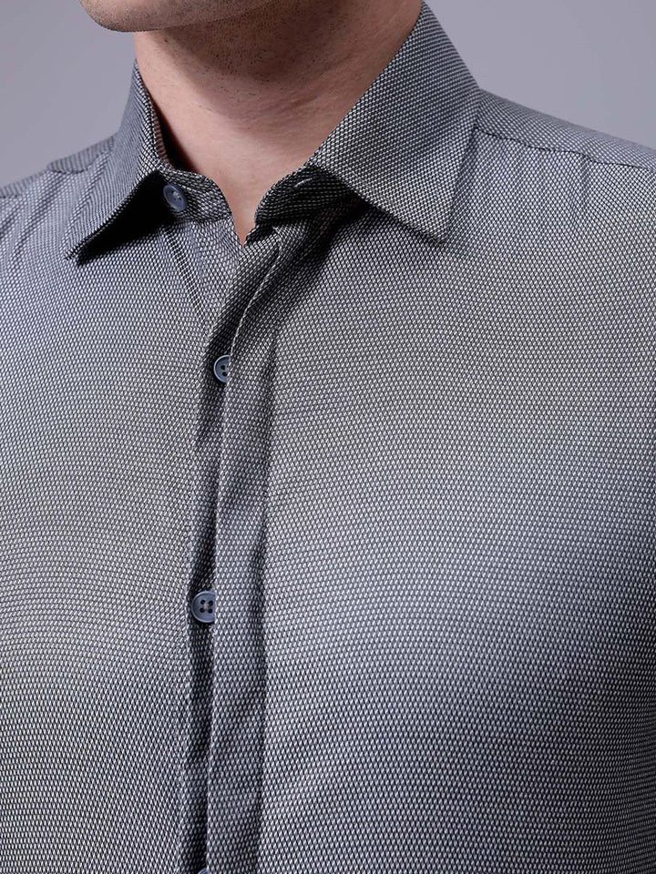 The Indian Garage Co. X Luxe Men Slim Fit Cutaway Collar Textured Formal Shirt