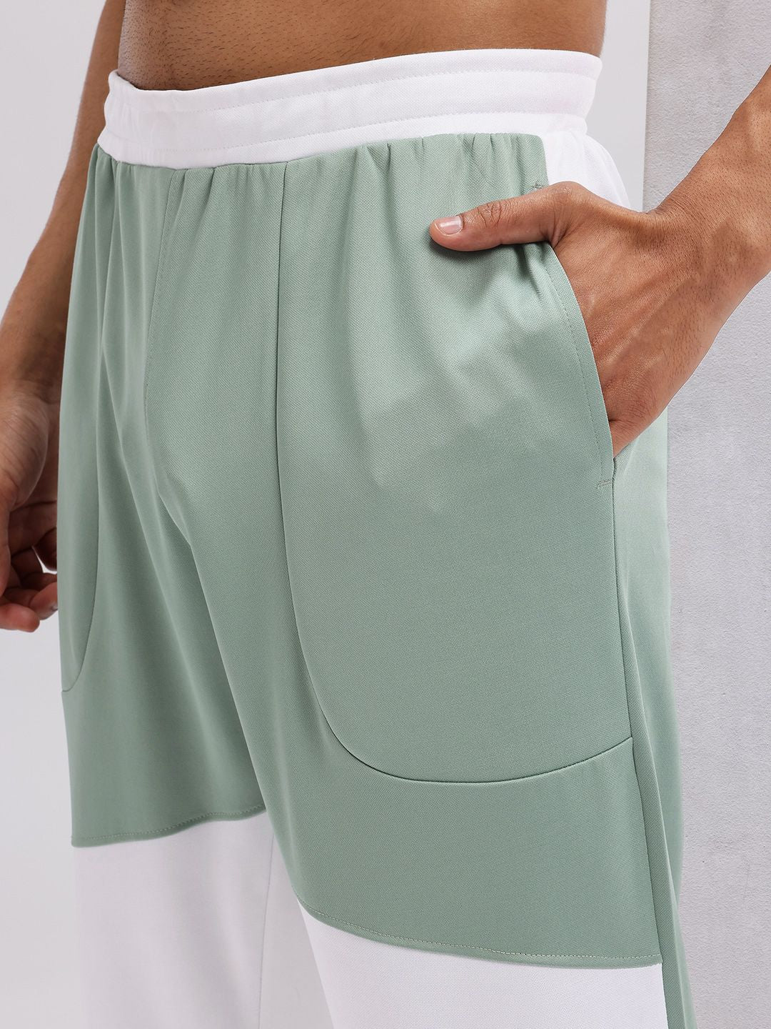 HRX by Hrithik Roshan Men Colourblocked Mid-Rise Rapid-Dry Running Joggers