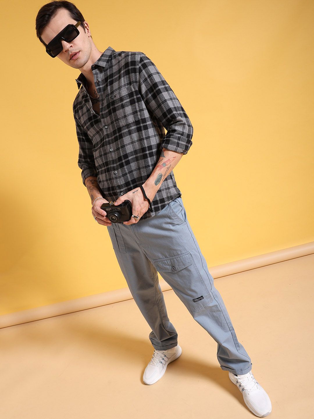 The Indian Garage Co Men Grey Slim Fit Checked Casual Shirt