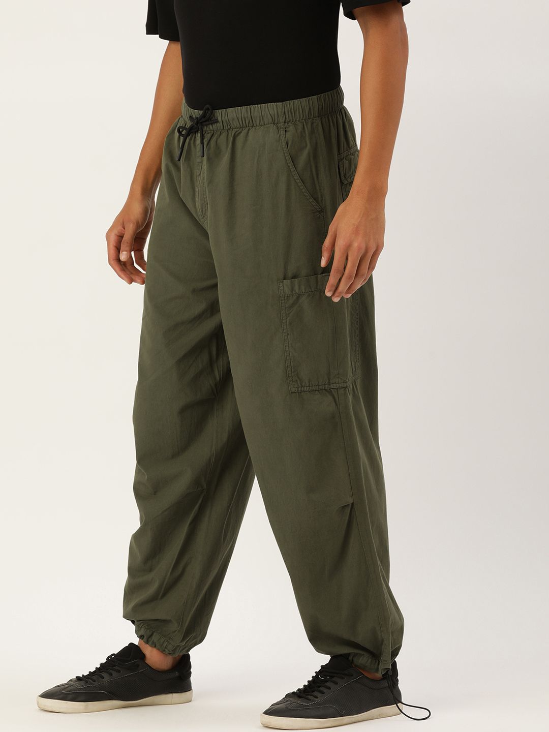 Bene Kleed Men Mid Rise Parachute Fit Pure cotton Cargos Trouser