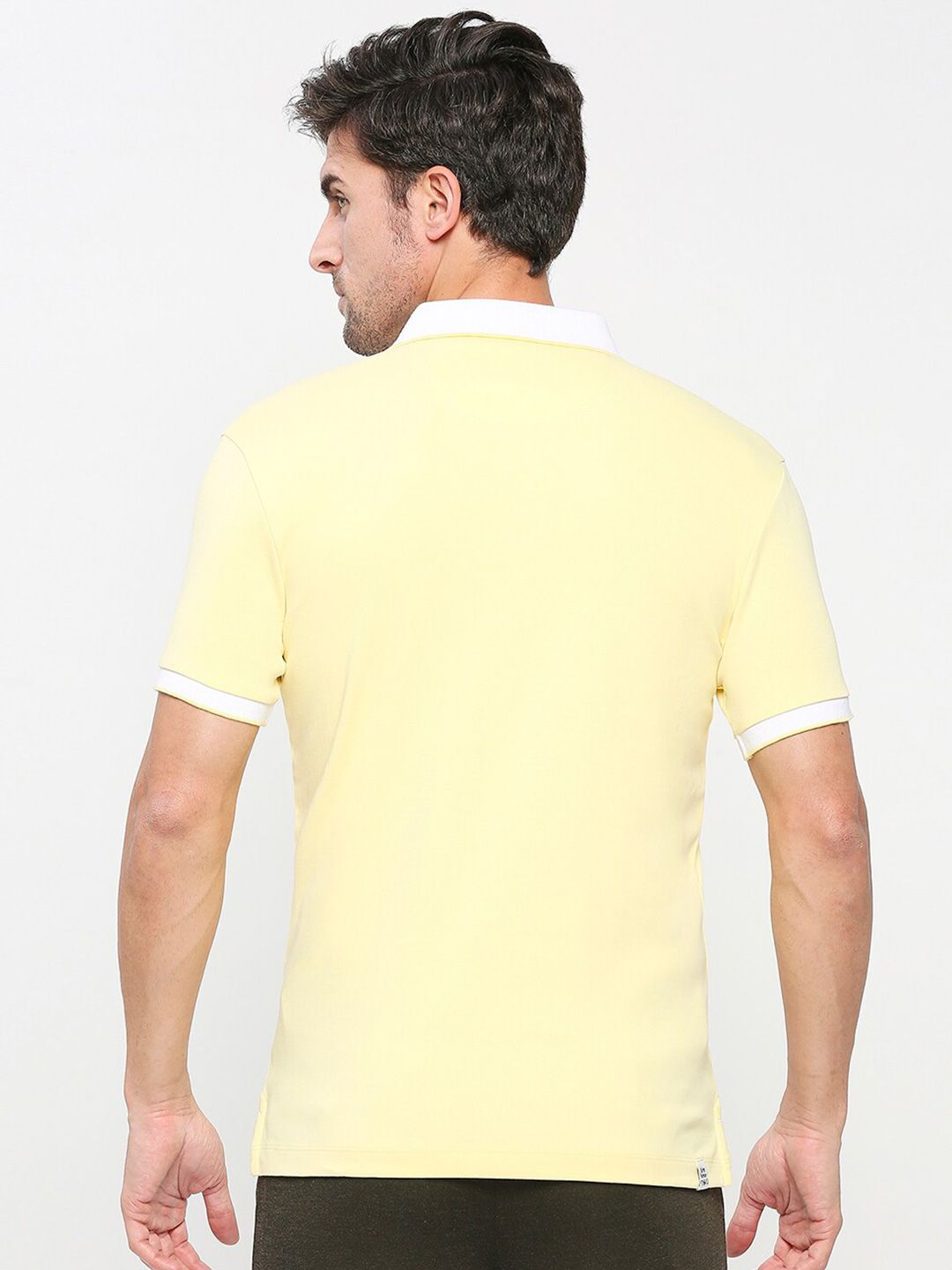 Menjadi T-Shirt Kasual Polo Manusia