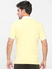 Menjadi T-Shirt Kasual Polo Manusia