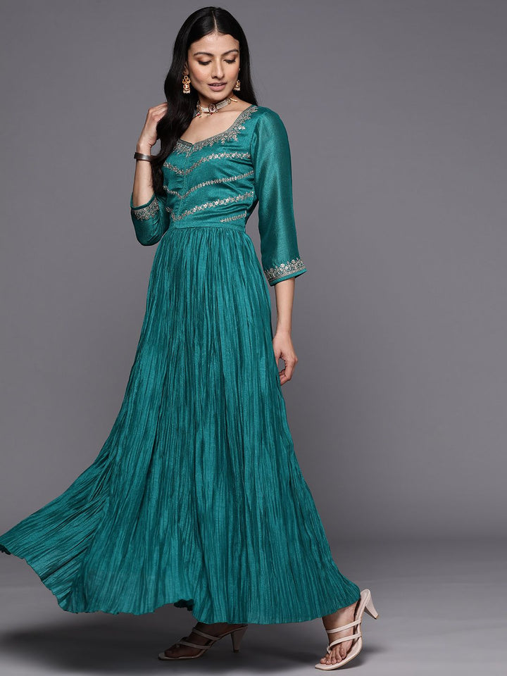 Libas Floral Embroidered Empire Sequinned Kurta with Trousers & With Dupatta