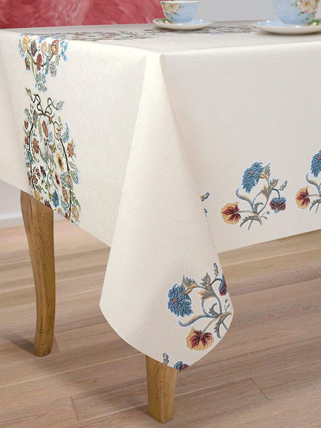 URBAN SPACE White Paisley Printed 4 Seater Table Cloth